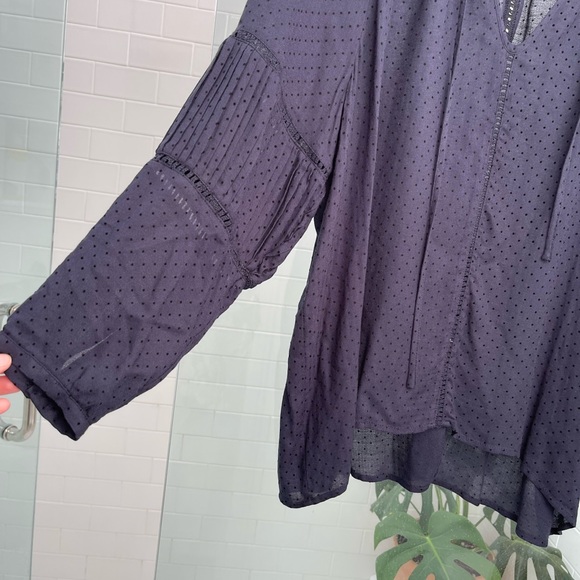 Knot Sisters Navy L/S Blouse Size L - Picture 2 of 5